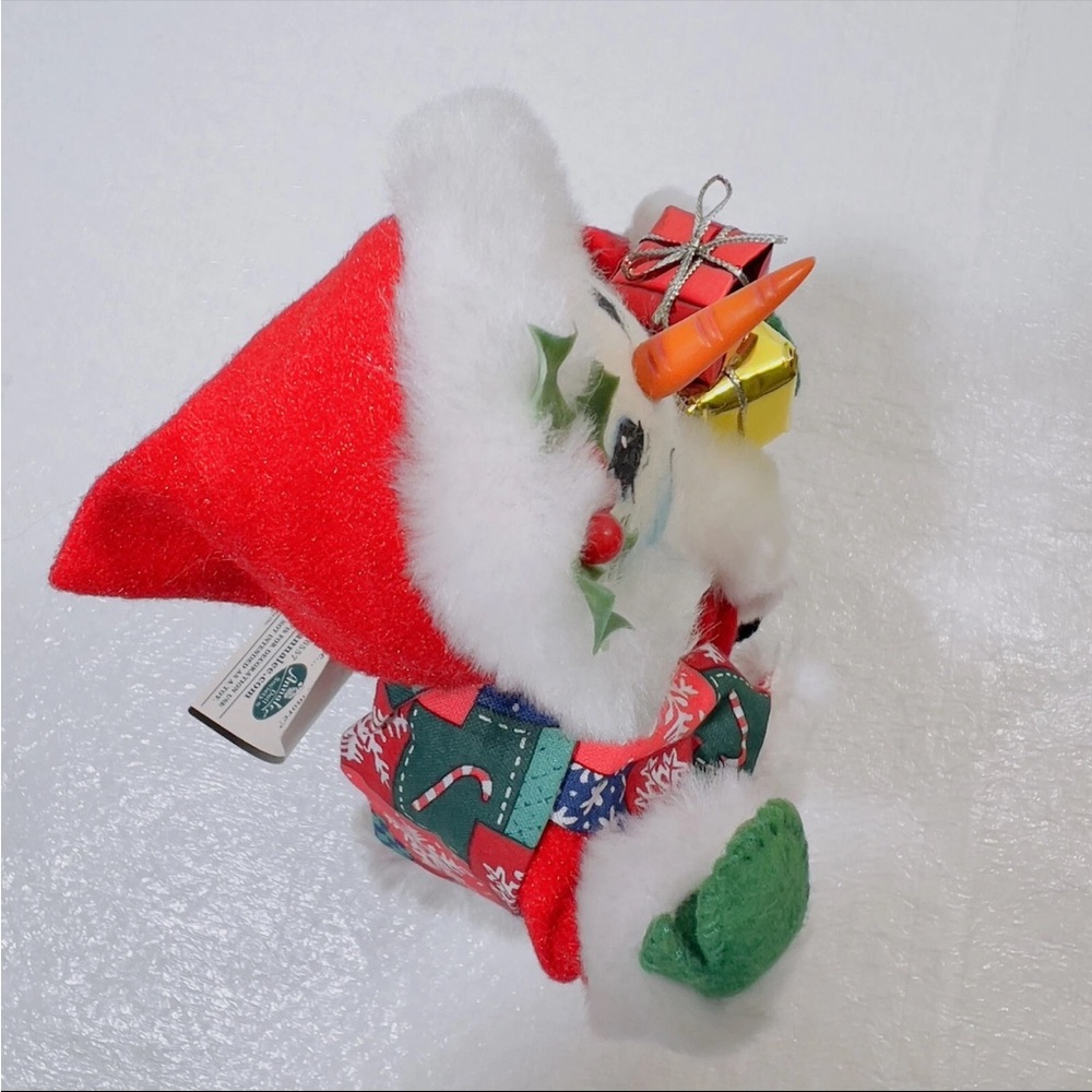 ANNALEE NWT "To the SNOWBALL" WOMAN W GIFTS COLLECTIBLE HOLIDAY MOBILITEE DOLLS - Picture 6 of 12